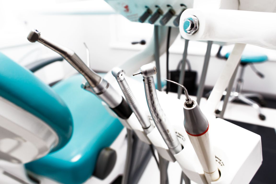 Equipment and dental instruments